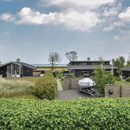 Three-bedroom Holiday In Juelsminde *